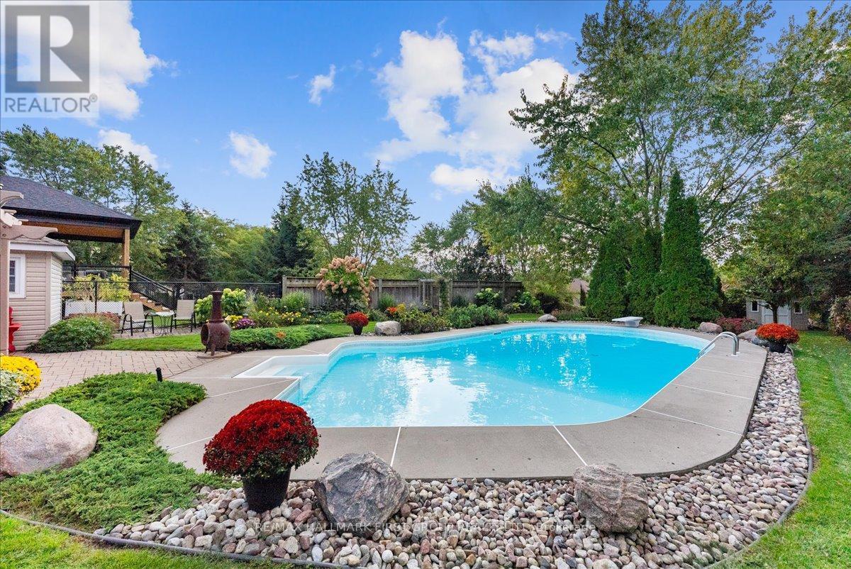 1884 Appleview Road, Pickering, ON - Outdoor With In Ground Pool