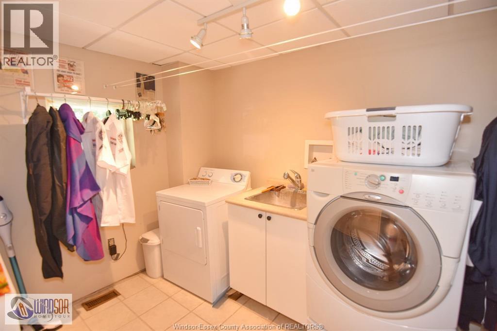 474 County Rd 50 East, Harrow, ON - Indoor Photo Showing Laundry Room