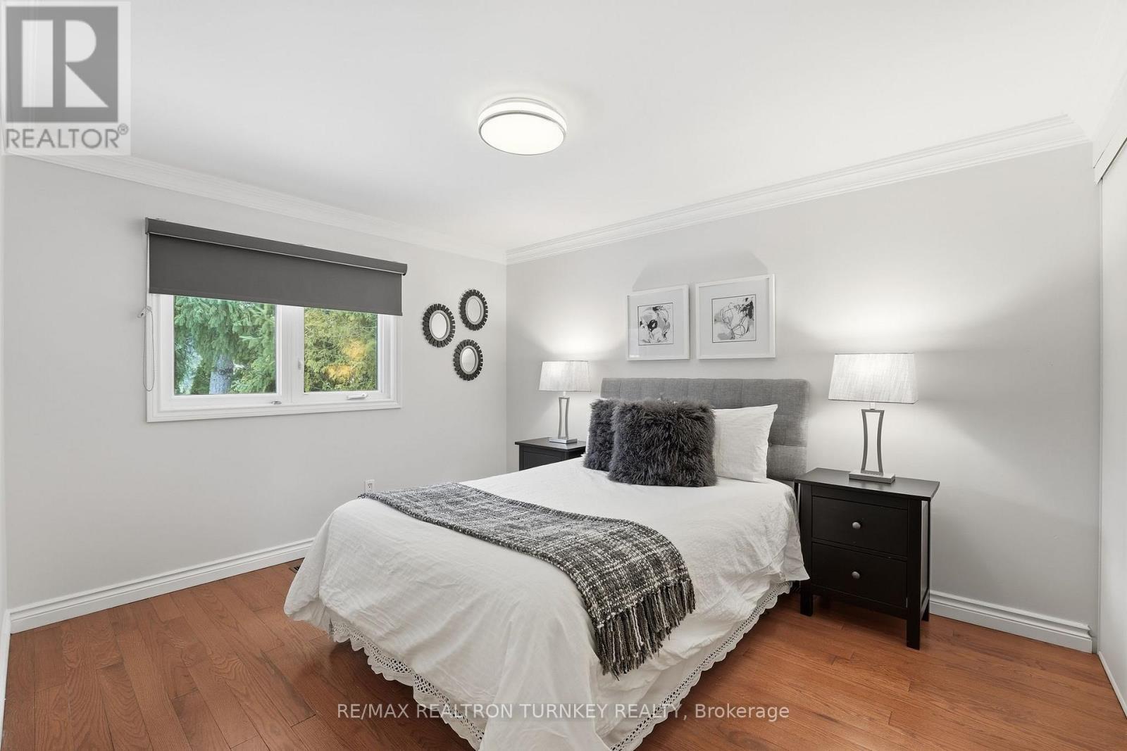 Bright and airy upper level - 196 Orchard Heights Boulevard, Aurora, ON - Indoor Photo Showing Bedroom