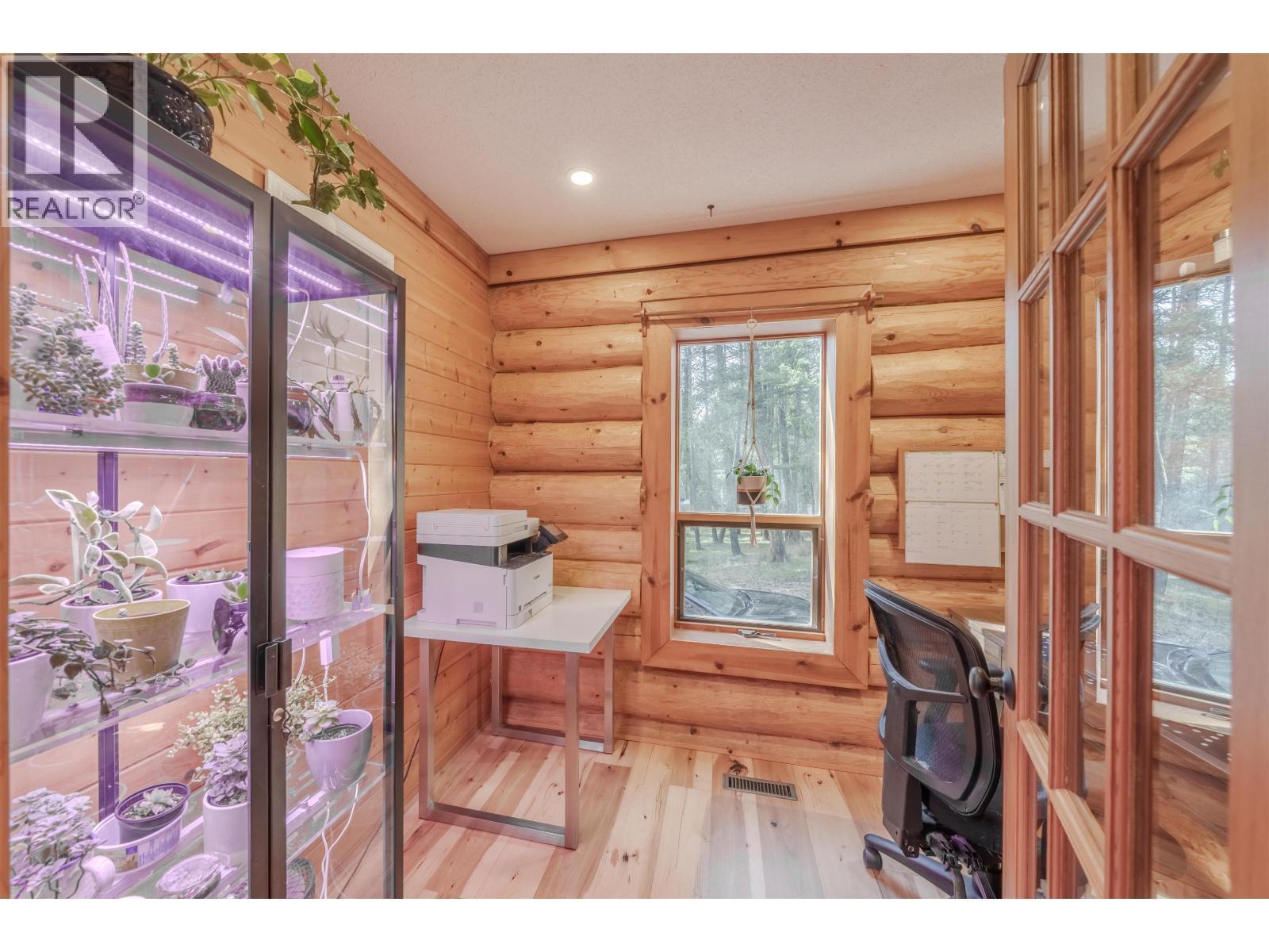 5172 Kallum Drive, 108 Mile Ranch, BC - Indoor