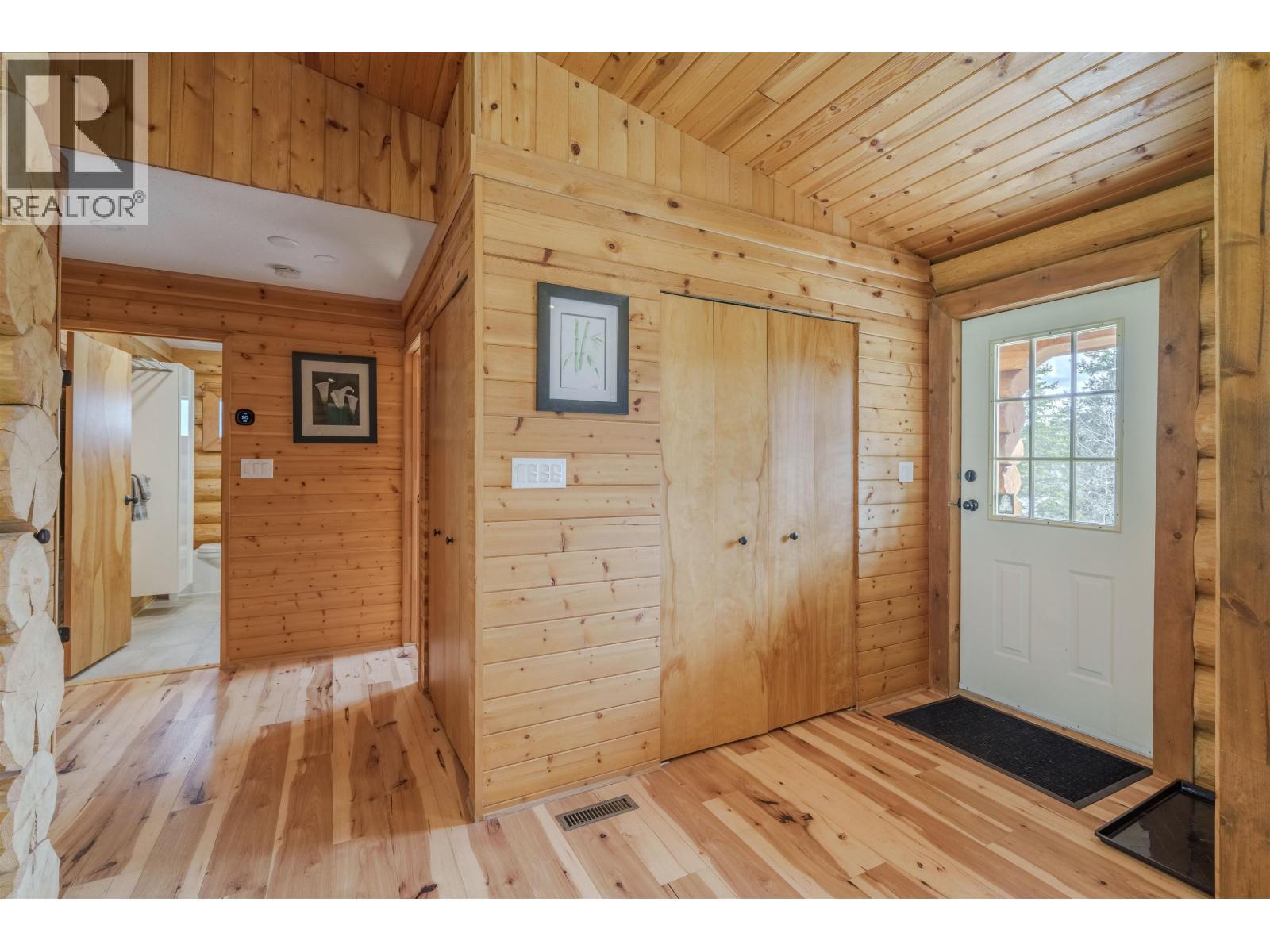 5172 Kallum Drive, 108 Mile Ranch, BC - Indoor Photo Showing Other Room