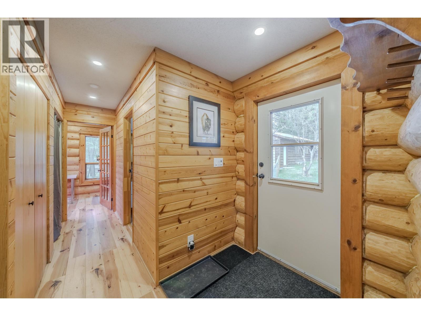 5172 Kallum Drive, 108 Mile Ranch, BC - Indoor Photo Showing Other Room
