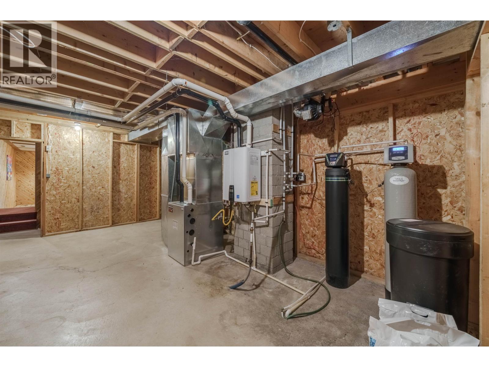 5172 Kallum Drive, 108 Mile Ranch, BC - Indoor Photo Showing Basement