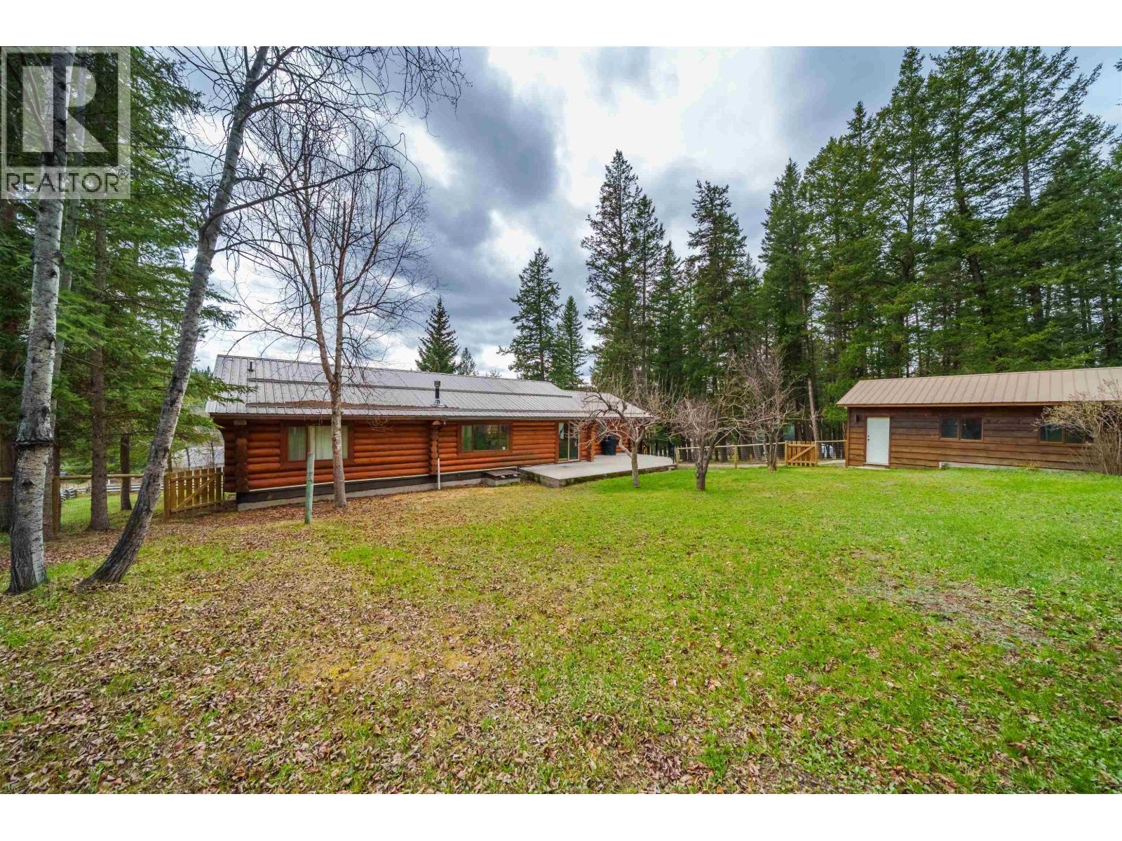5172 Kallum Drive, 108 Mile Ranch, BC - Outdoor