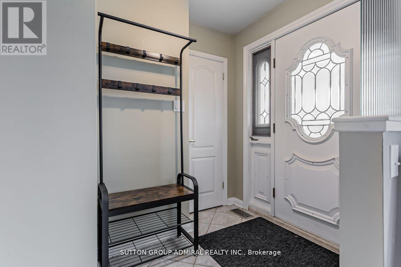 Upper - 102 Cornwall Road, Brampton, ON - Indoor Photo Showing Other Room