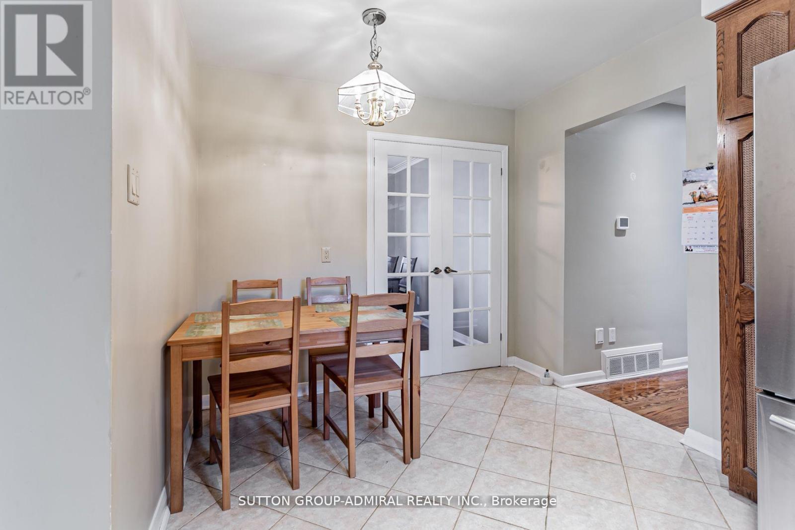 Upper - 102 Cornwall Road, Brampton, ON - Indoor Photo Showing Dining Room