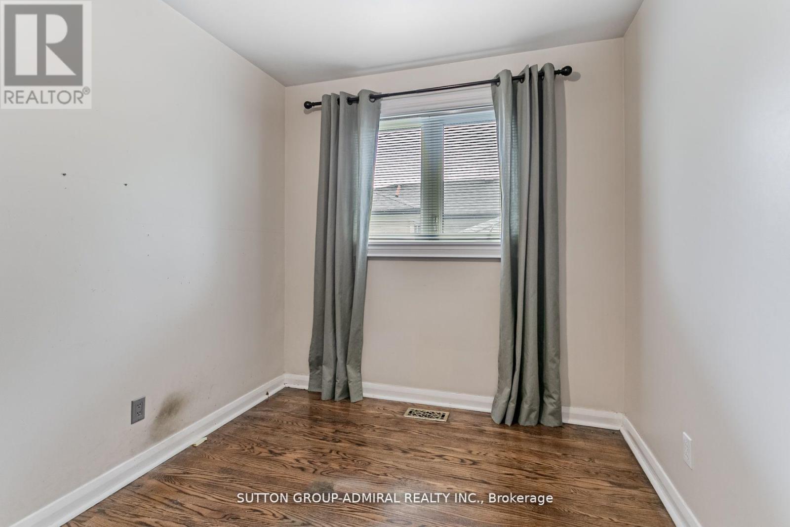 Upper - 102 Cornwall Road, Brampton, ON - Indoor Photo Showing Other Room