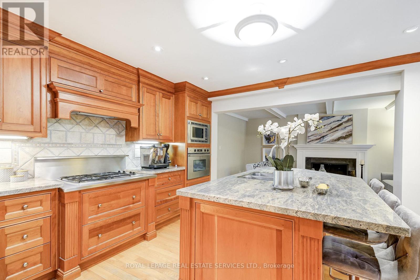 141 Digby Road, Oakville, ON - Indoor Photo Showing Kitchen