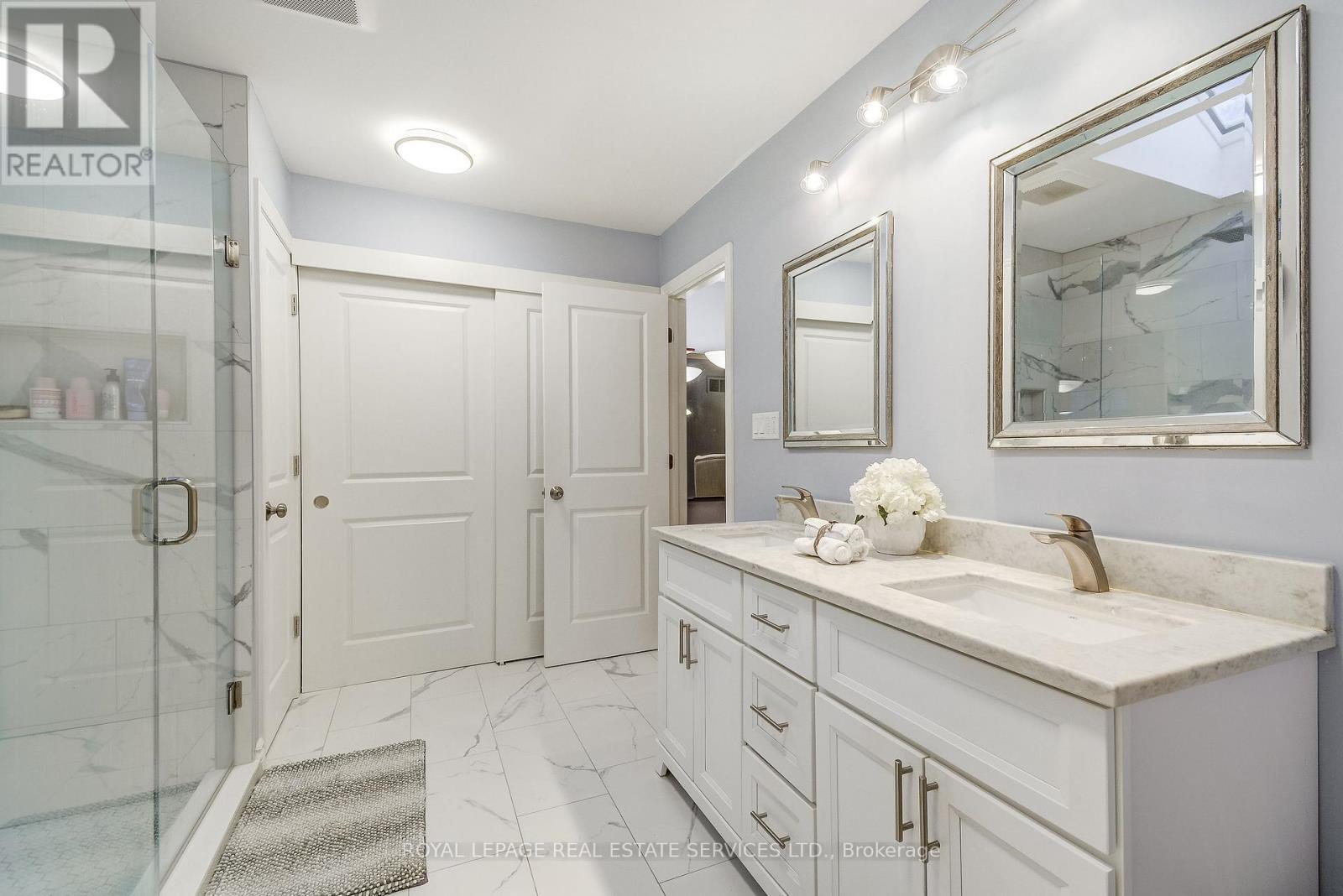 141 Digby Road, Oakville, ON - Indoor Photo Showing Bathroom