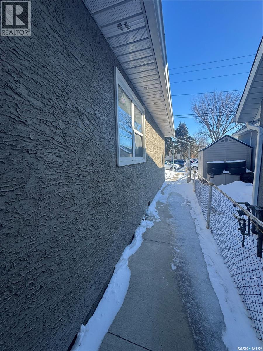 1620 Rothwell Street, Regina, SK - Outdoor