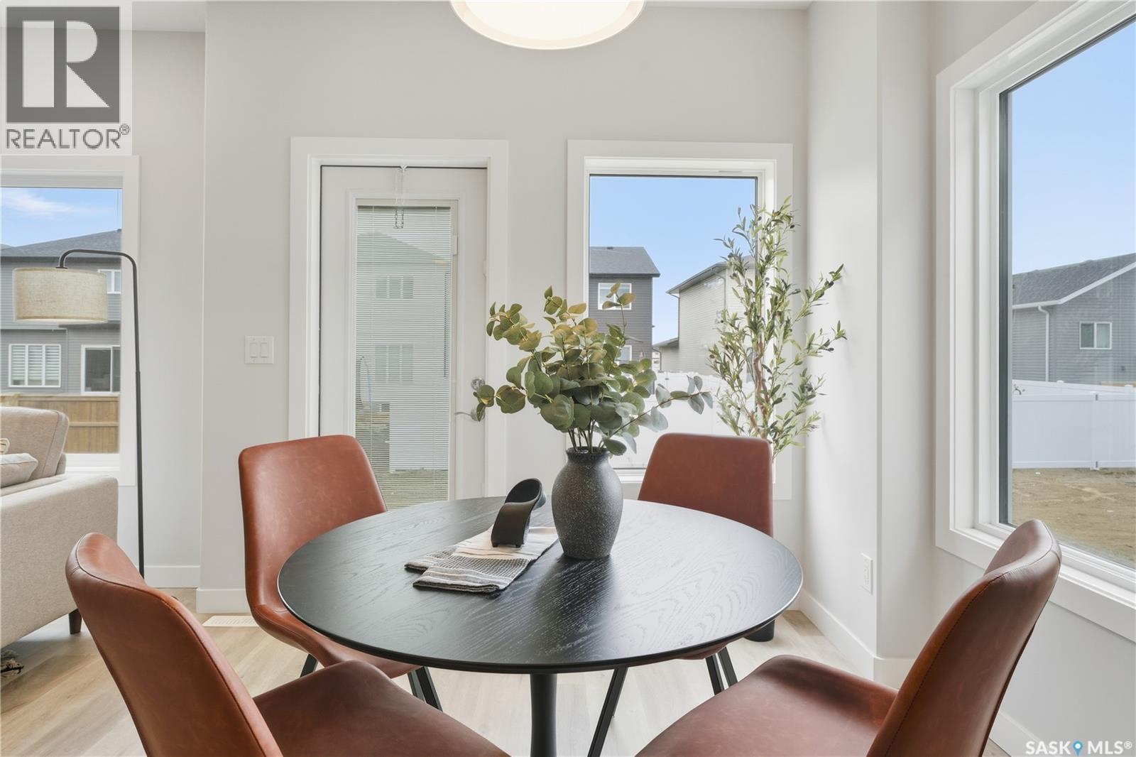 5545 Kennett Square, Regina, SK - Indoor Photo Showing Dining Room