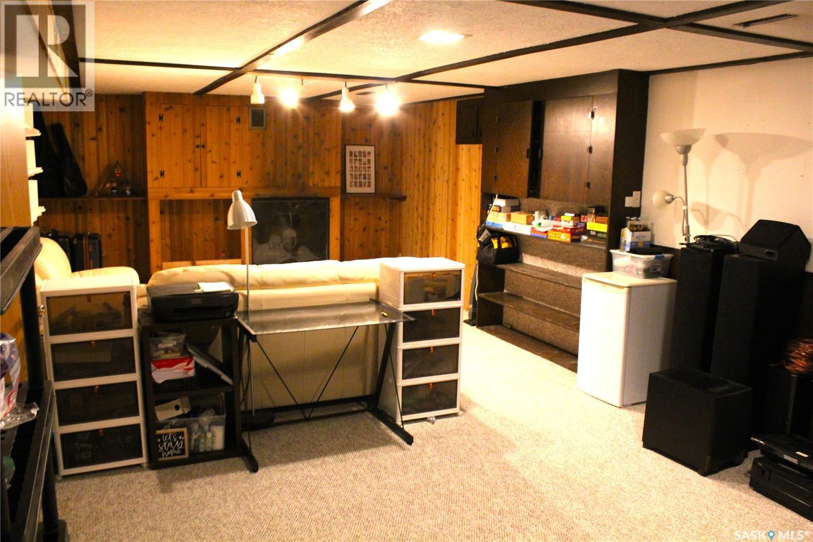 1427 2Nd Street E, Prince Albert, SK - Indoor