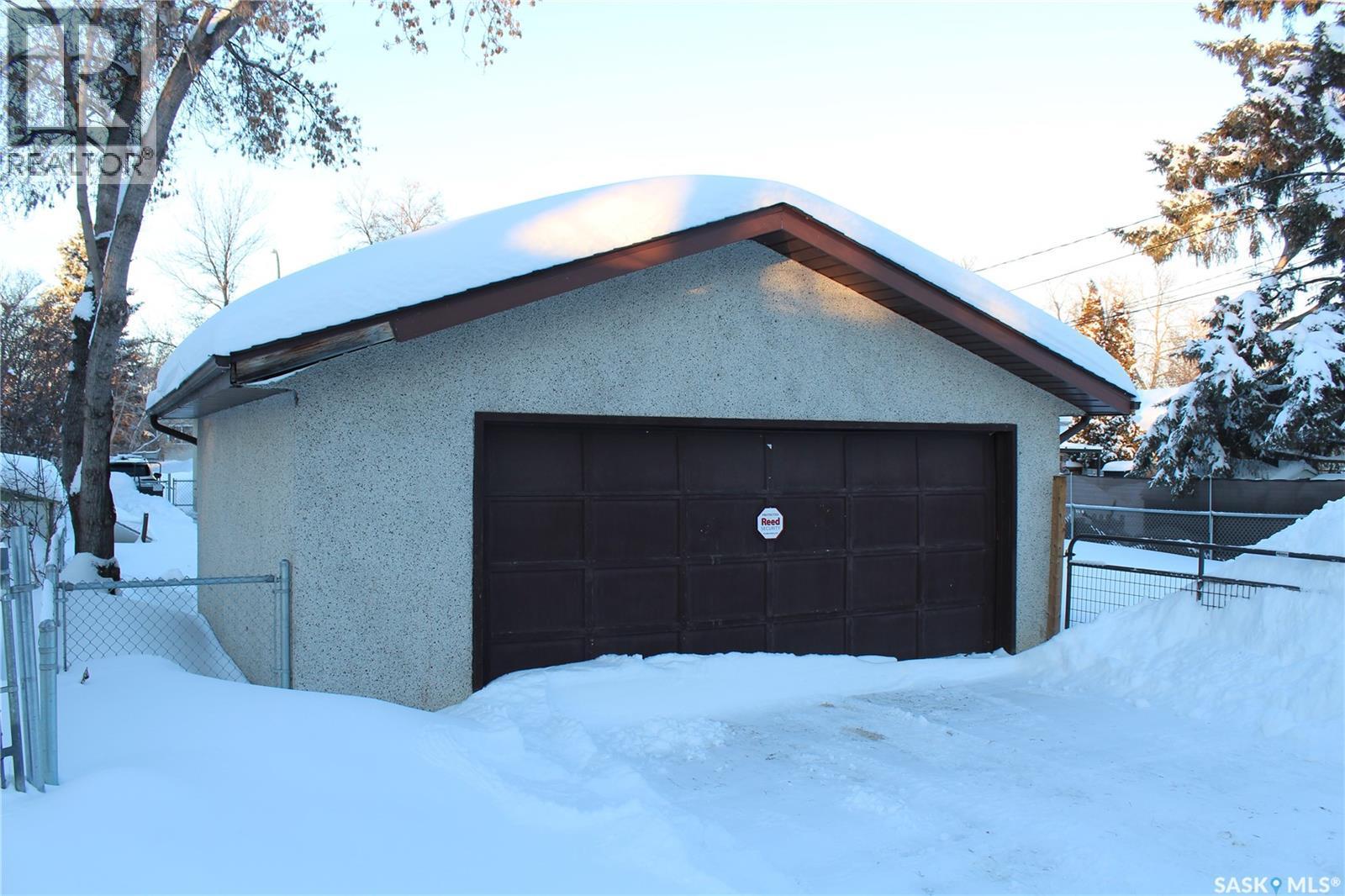 1427 2Nd Street E, Prince Albert, SK - Outdoor