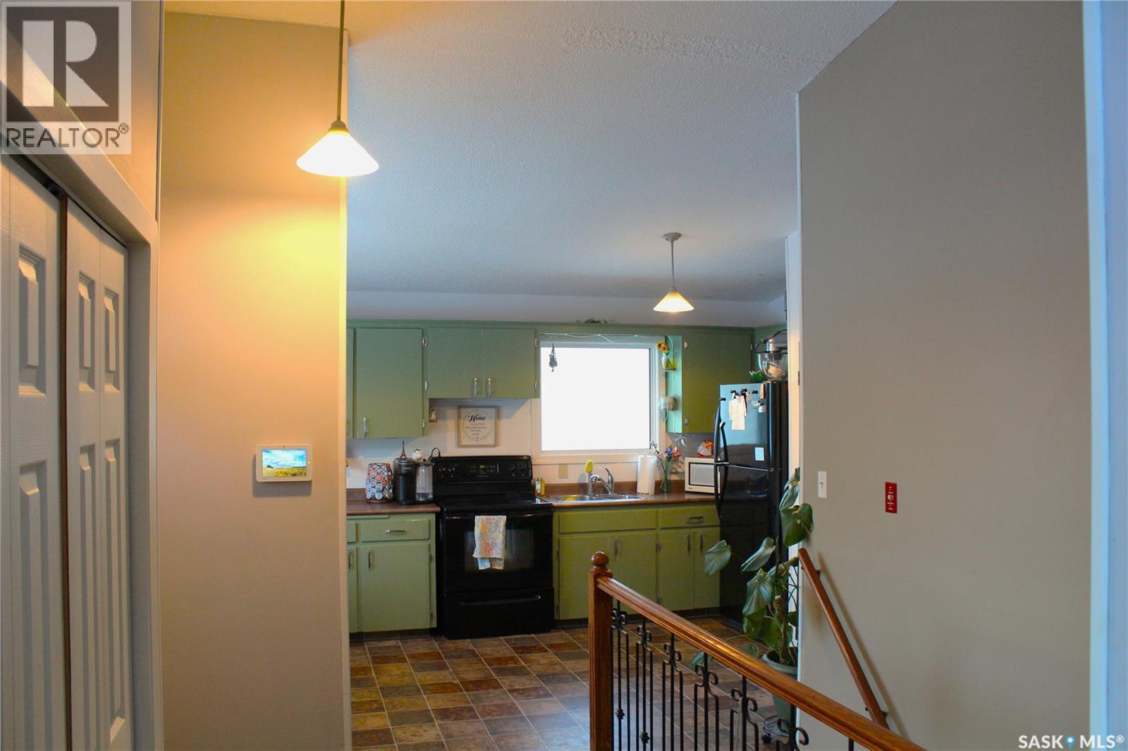 1427 2Nd Street E, Prince Albert, SK - Indoor