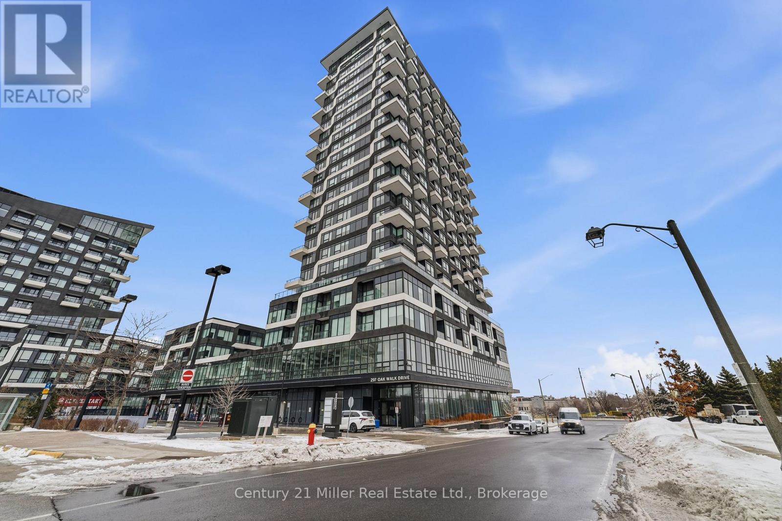 320 - 297 Oak Walk Drive, Oakville (Ro River Oaks), ON - Outdoor