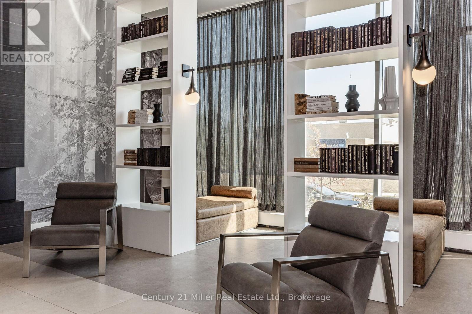 320 - 297 Oak Walk Drive, Oakville (Ro River Oaks), ON - Indoor