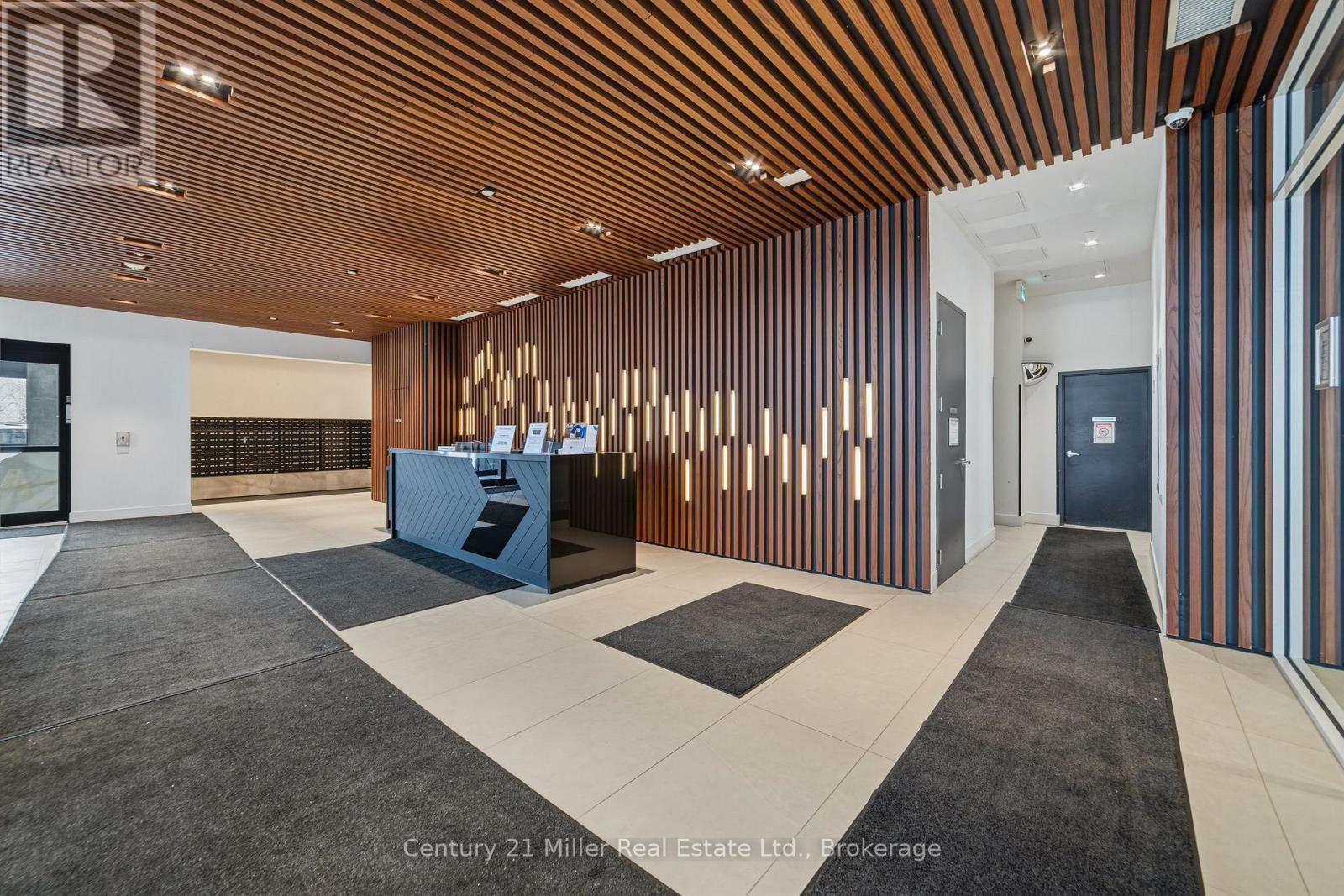 320 - 297 Oak Walk Drive, Oakville (Ro River Oaks), ON - Indoor Photo Showing Other Room