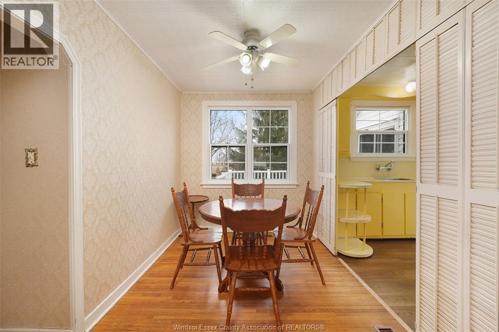 121 Victoria Avenue, Essex, ON - Indoor Photo Showing Dining Room