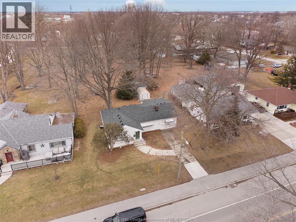 121 Victoria Avenue, Essex, ON - Outdoor