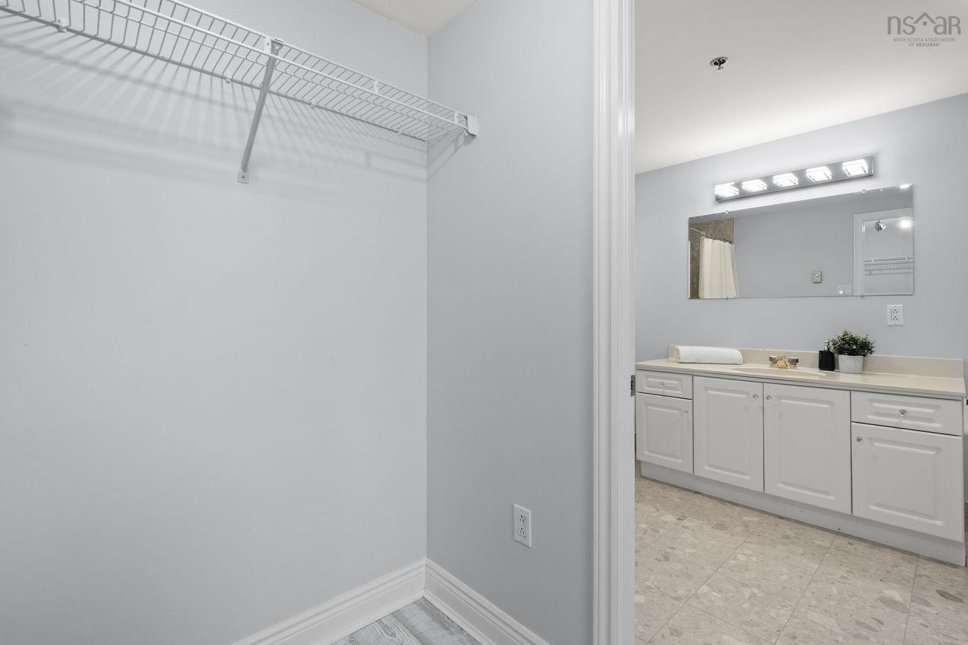 702 1465 Brenton Street, Halifax, NS