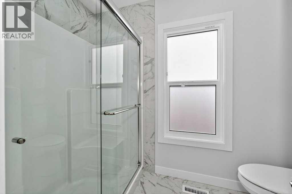 268 Cornerbrook Road Ne, Calgary, AB - Indoor Photo Showing Bathroom