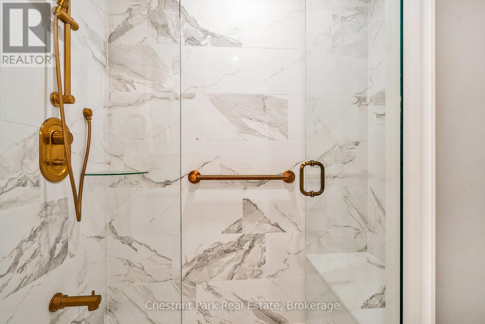 Special touches to the 3 pc bathroom - 1001 - 24 Ramblings Way, Collingwood, ON - Indoor Photo Showing Bathroom