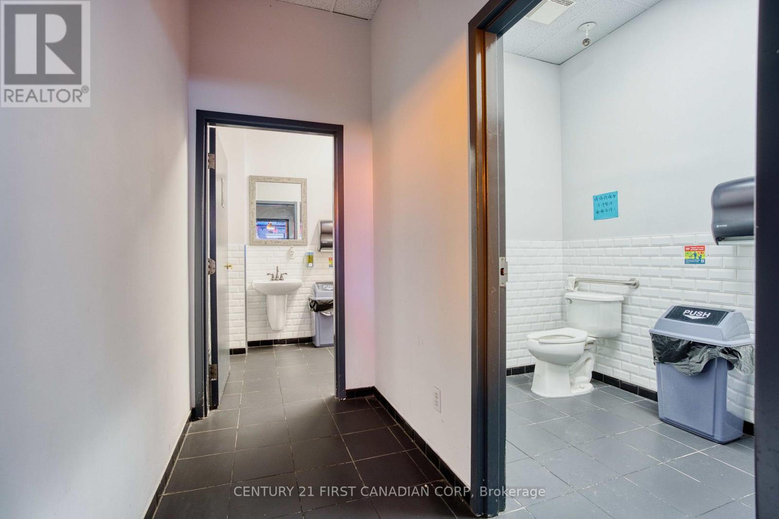 #4C - 611 Wonderland Road N, London North (North N), ON