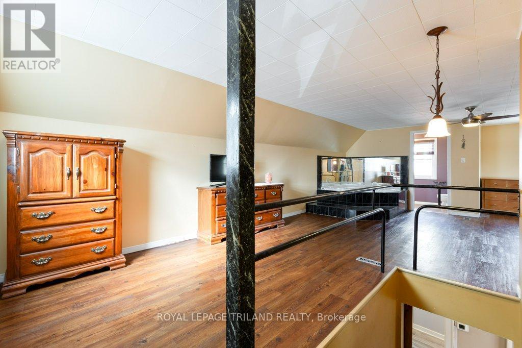 40 St George Street, St. Thomas, ON - Indoor Photo Showing Other Room