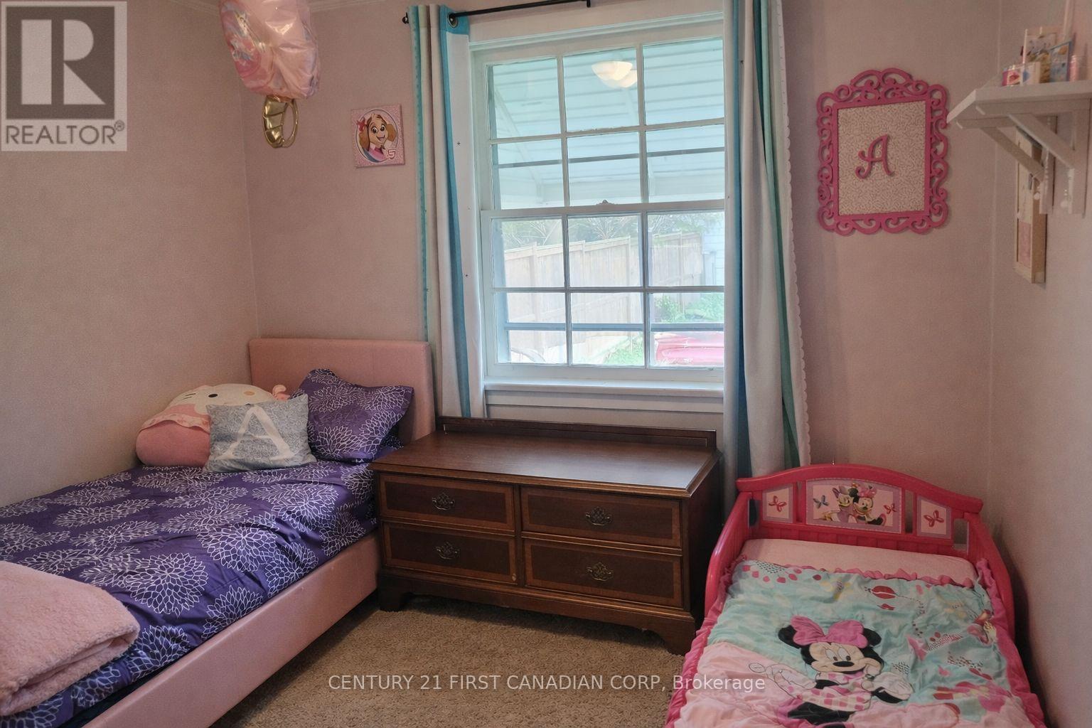 57 Homan Street, London East (East M), ON - Indoor Photo Showing Bedroom