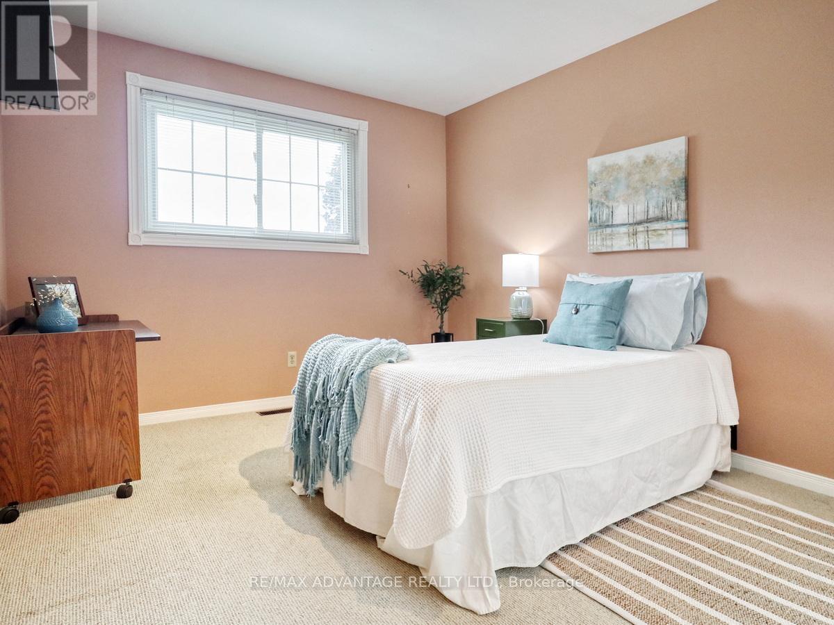 17248 Wyton Drive, Thames Centre, ON - Indoor Photo Showing Bedroom