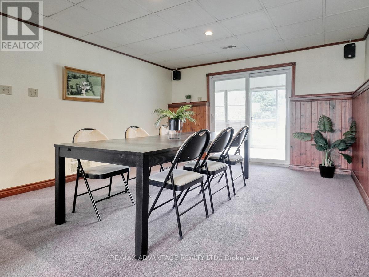 17248 Wyton Drive, Thames Centre, ON - Indoor Photo Showing Dining Room