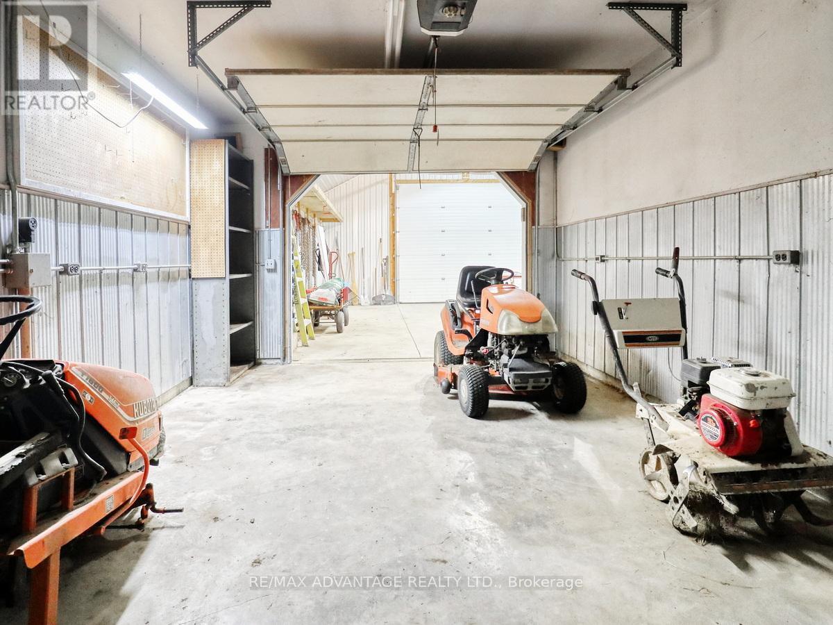 17248 Wyton Drive, Thames Centre, ON - Indoor Photo Showing Garage