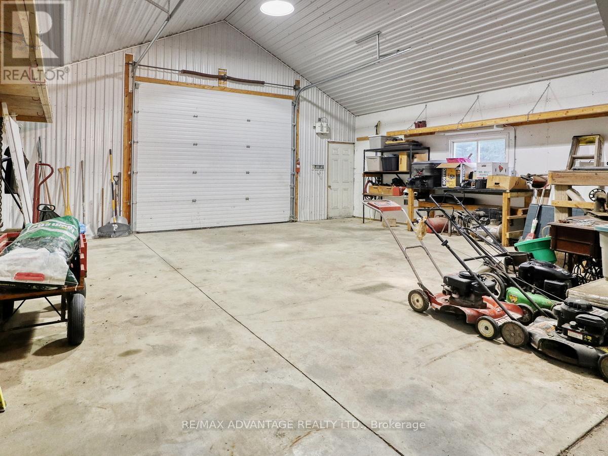 17248 Wyton Drive, Thames Centre, ON - Indoor Photo Showing Garage