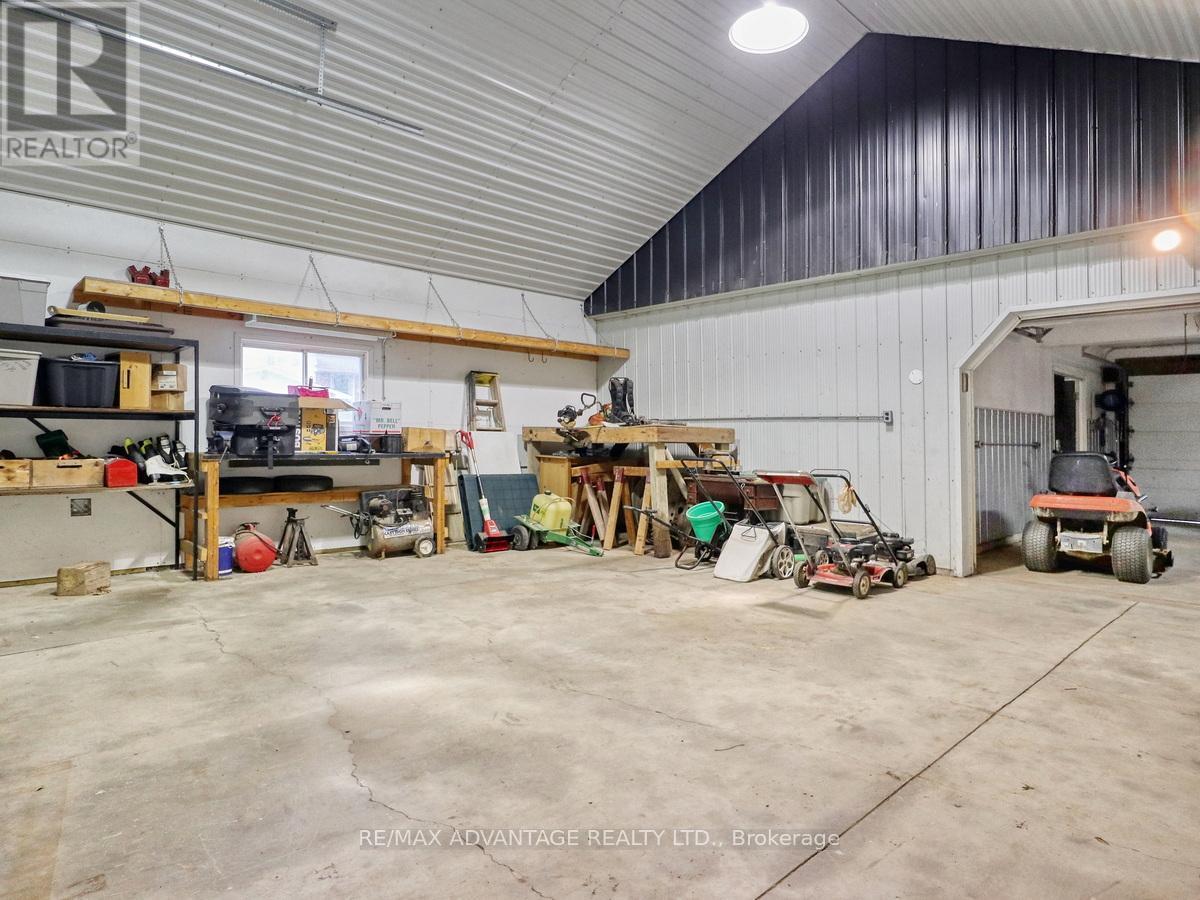 17248 Wyton Drive, Thames Centre, ON - Indoor Photo Showing Garage