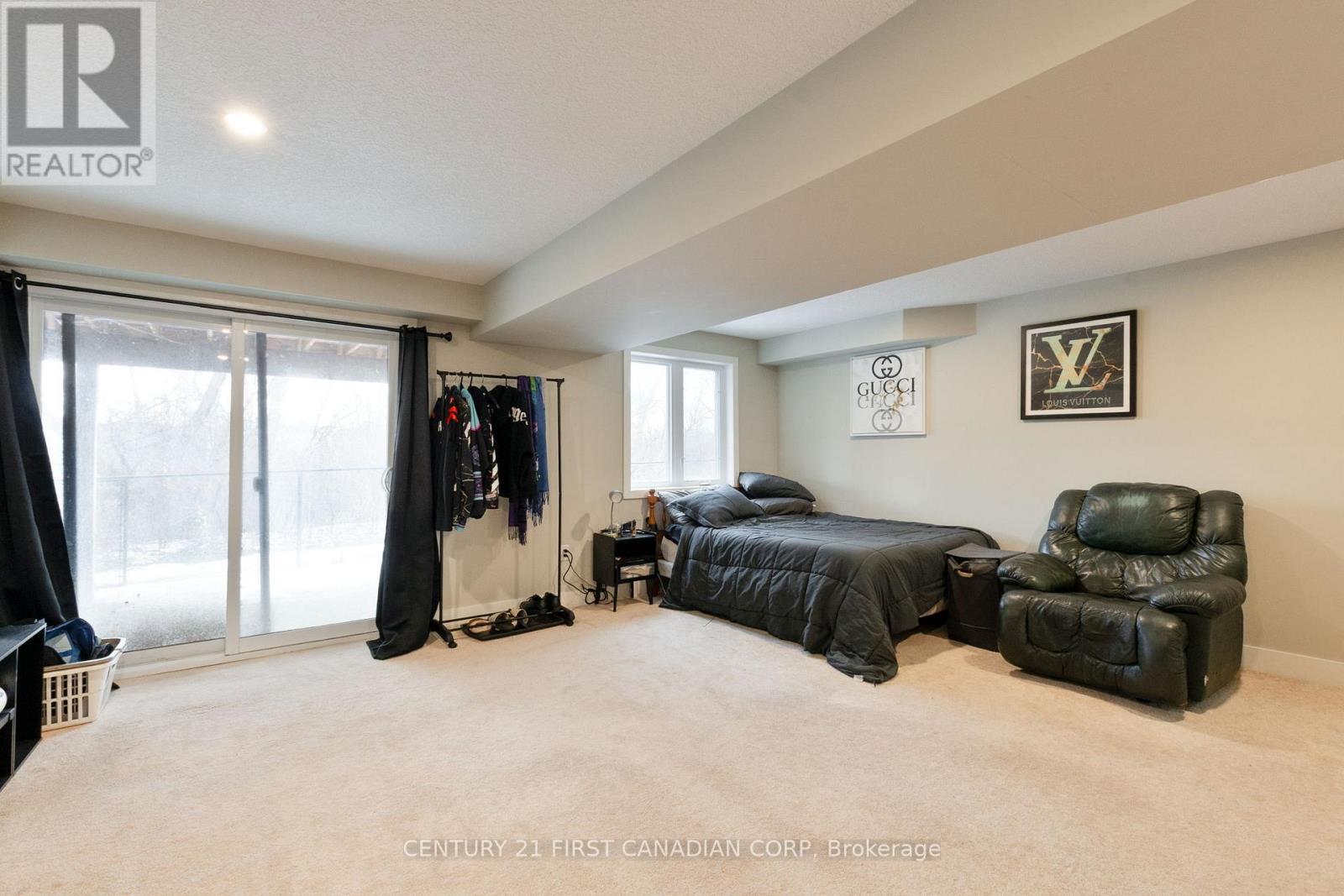 66 - 177 Edgevalley Road, London East (East D), ON - Indoor