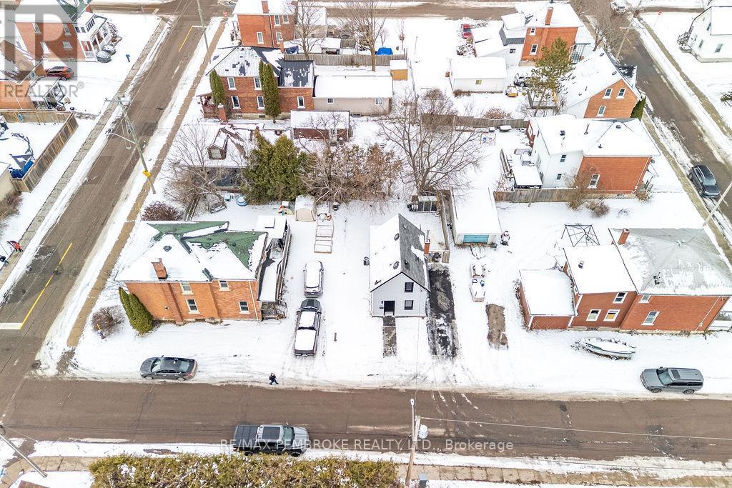 131 Patrick Avenue, Renfrew, ON - Outdoor With View