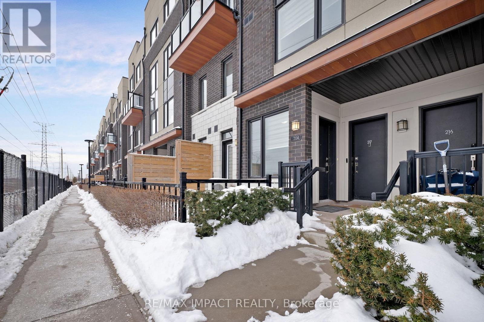 204 - 1555 Kingston Road, Pickering (Town Centre), ON - Outdoor