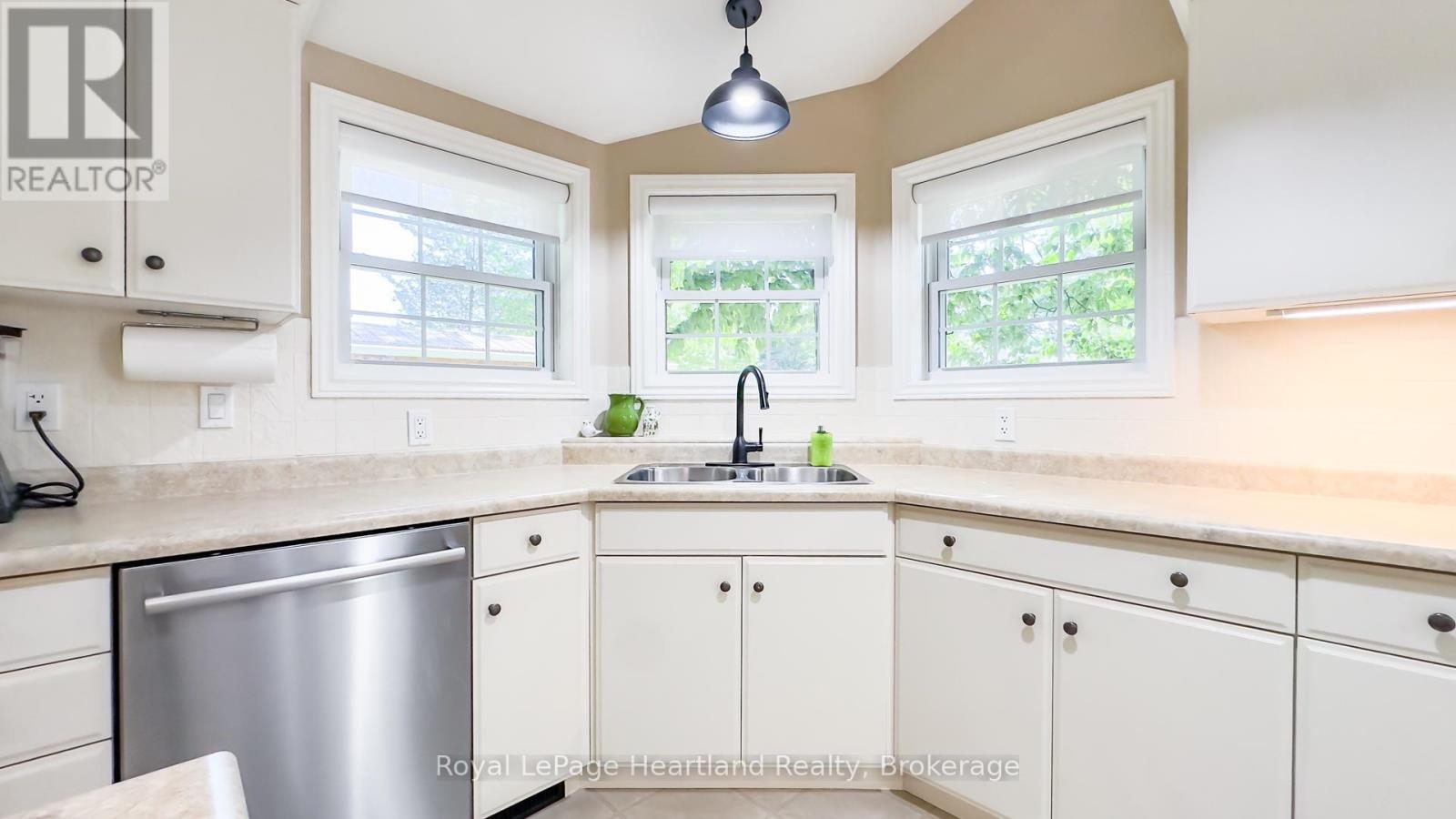 7 Cree Lane, Ashfield-Colborne-Wawanosh (Colborne Twp), ON - Indoor Photo Showing Kitchen With Double Sink