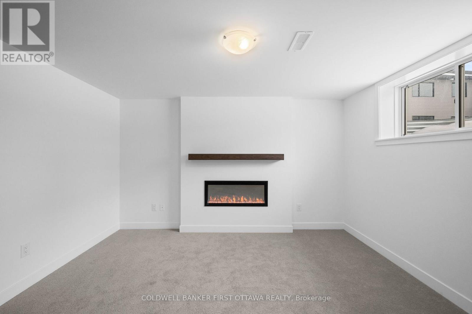 461 Shuttleworth Drive, Ottawa, ON - Indoor With Fireplace