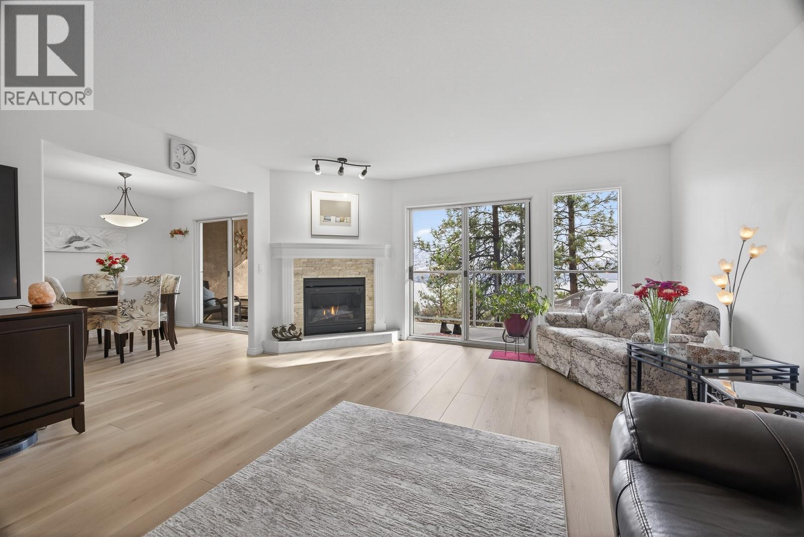 4630 Ponderosa Drive Unit# 112, Peachland, BC - Indoor Photo Showing Living Room With Fireplace