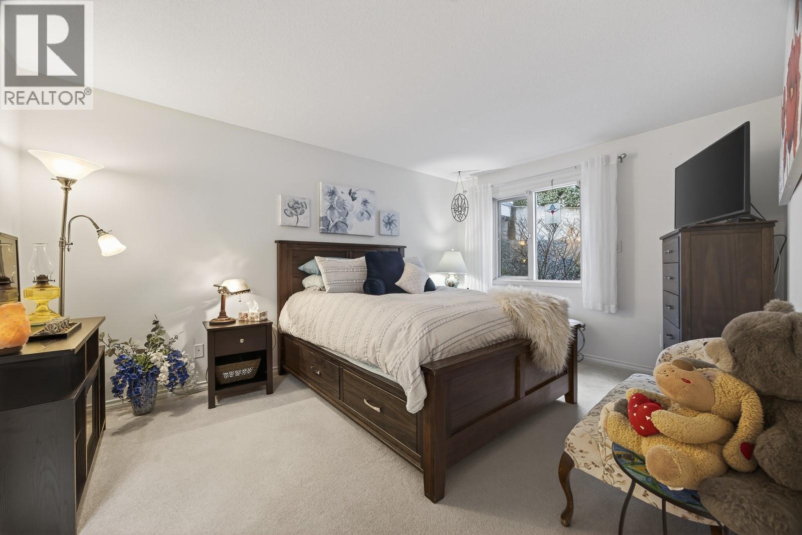 4630 Ponderosa Drive Unit# 112, Peachland, BC - Indoor Photo Showing Bedroom