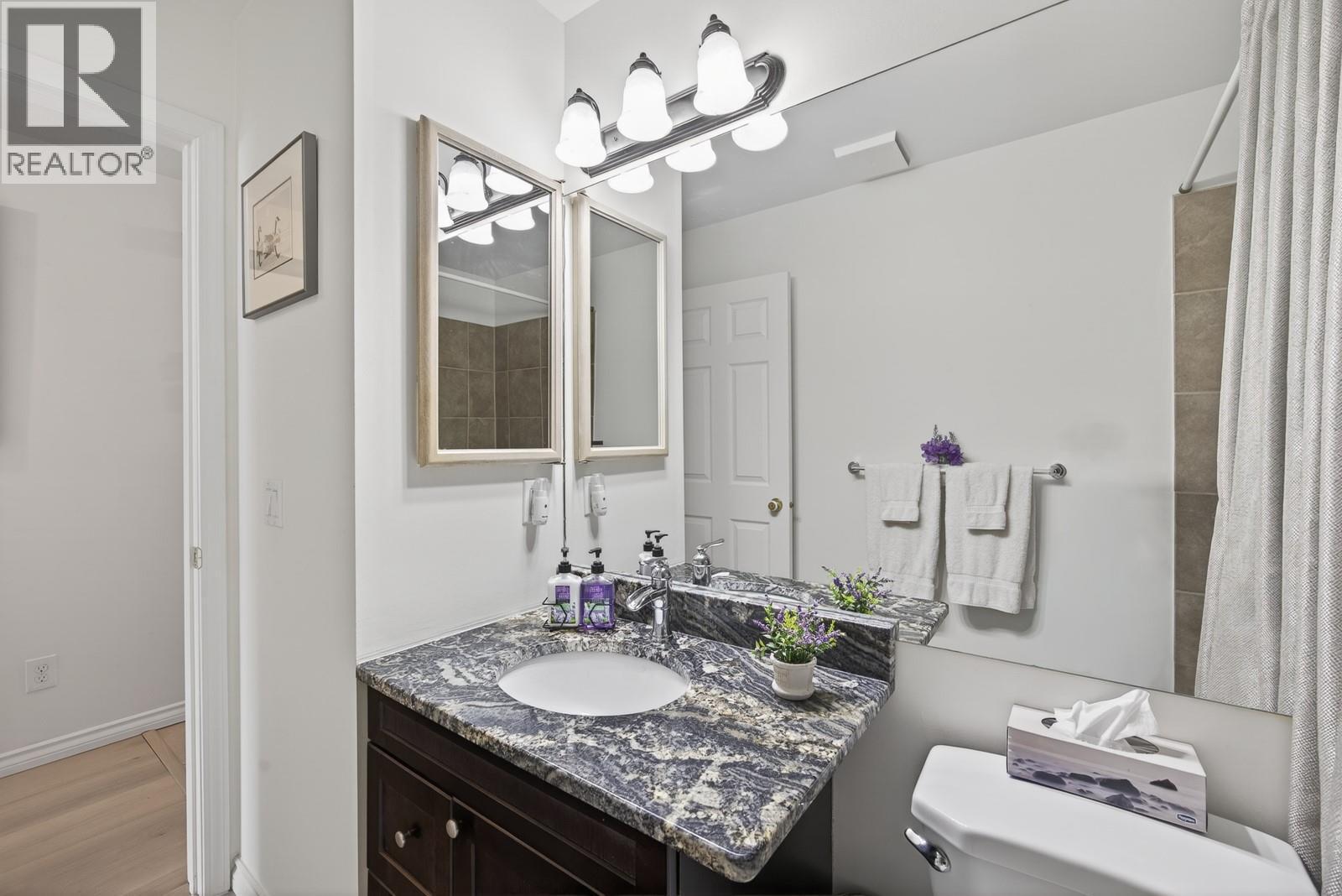 4630 Ponderosa Drive Unit# 112, Peachland, BC - Indoor Photo Showing Bathroom