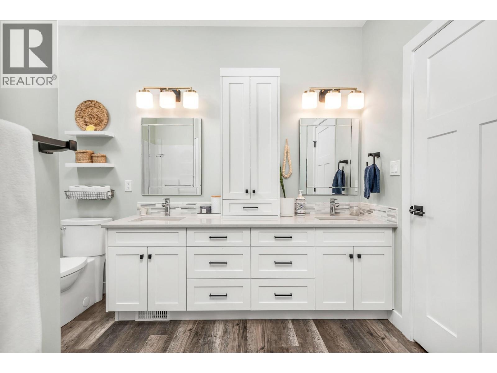 2741 Golf Course Drive, Blind Bay, BC - Indoor Photo Showing Bathroom