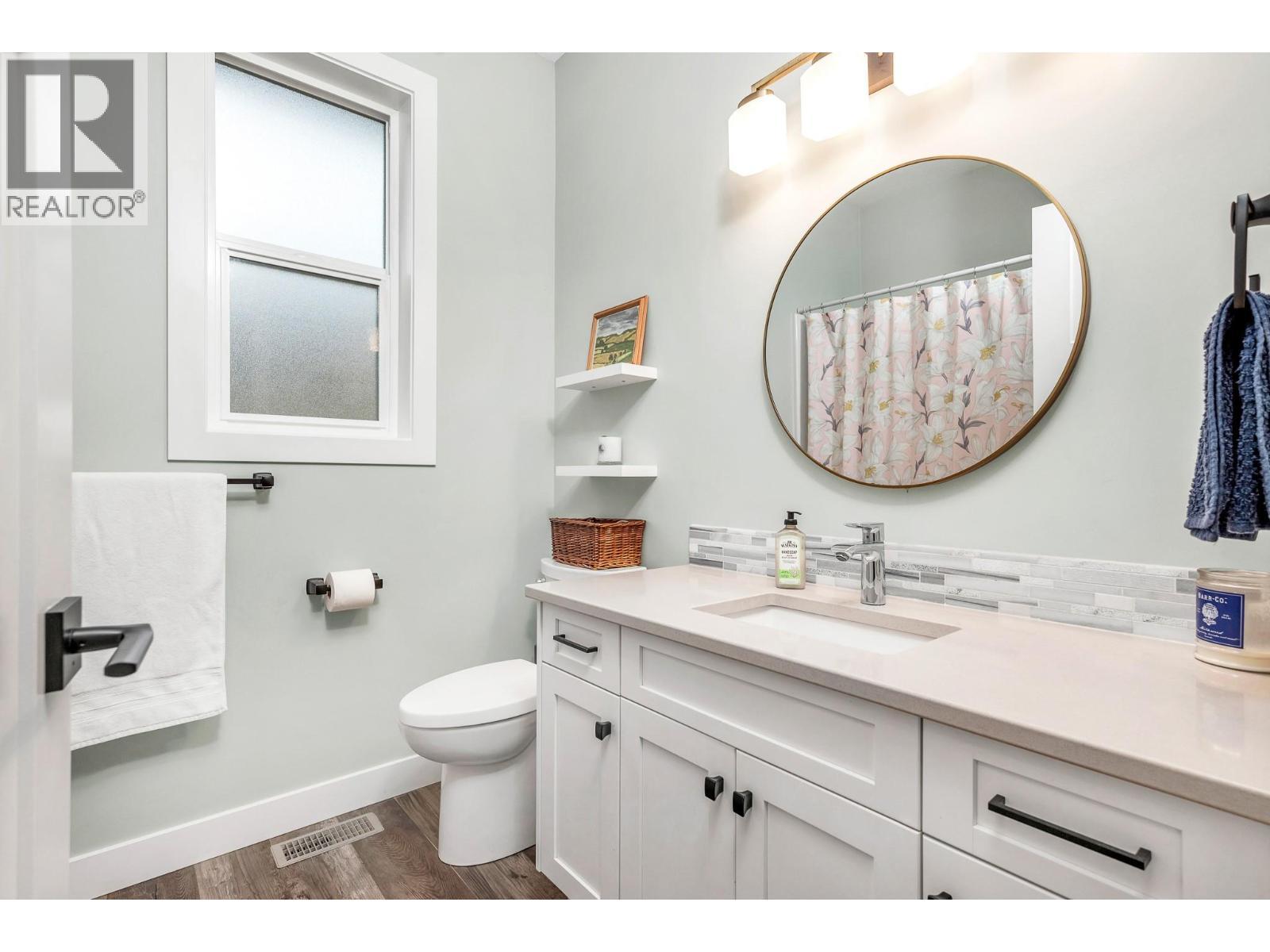 2741 Golf Course Drive, Blind Bay, BC - Indoor Photo Showing Bathroom