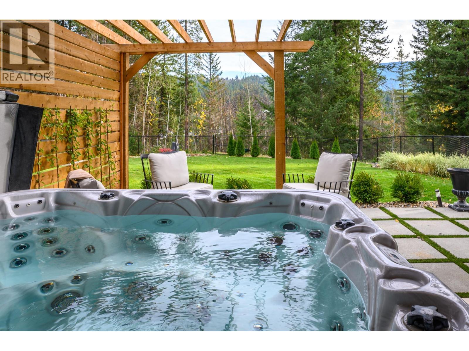 2741 Golf Course Drive, Blind Bay, BC - Outdoor