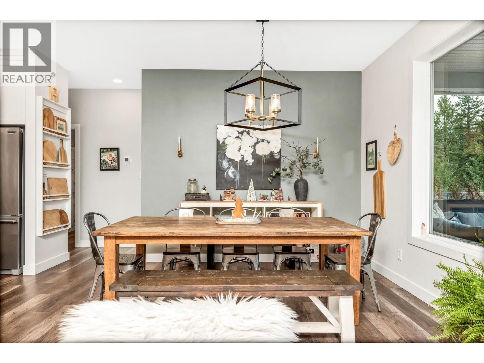 2741 Golf Course Drive, Blind Bay, BC - Indoor Photo Showing Dining Room