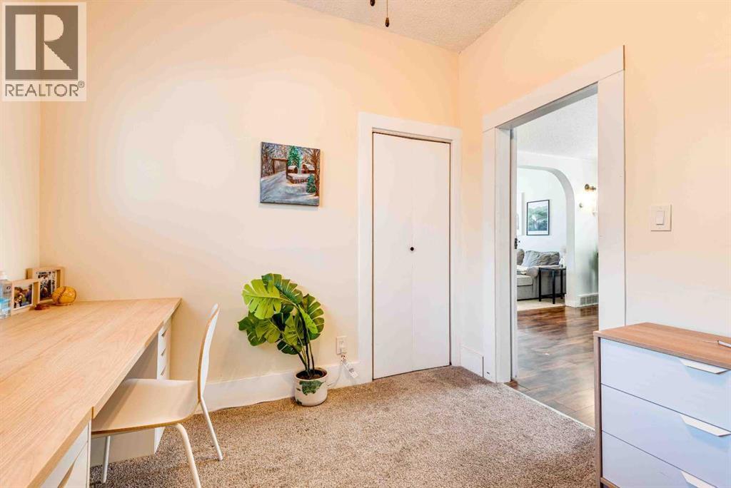 215 4 Avenue Se, Three Hills, AB - Indoor Photo Showing Other Room