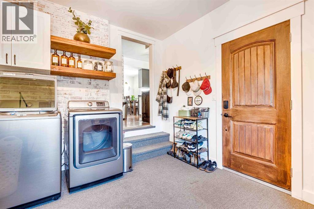215 4 Avenue Se, Three Hills, AB - Indoor Photo Showing Laundry Room