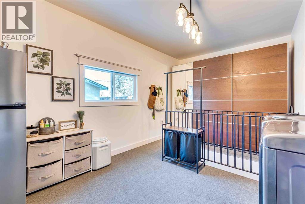 215 4 Avenue Se, Three Hills, AB - Indoor