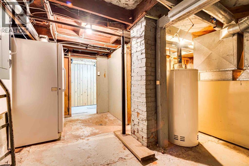 215 4 Avenue Se, Three Hills, AB - Indoor Photo Showing Basement